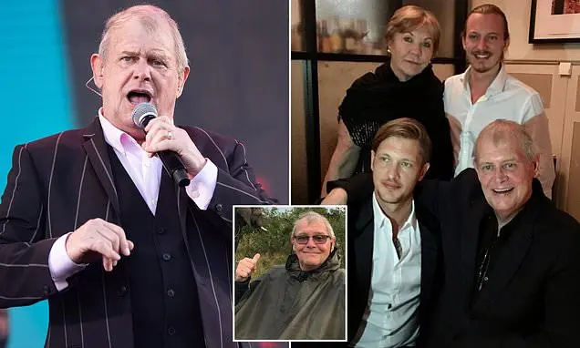 John Farnham agora precisa de suporte contínuo de oxigênio e usa cadeira de rodas, segundo a família. É duro ver ícones…