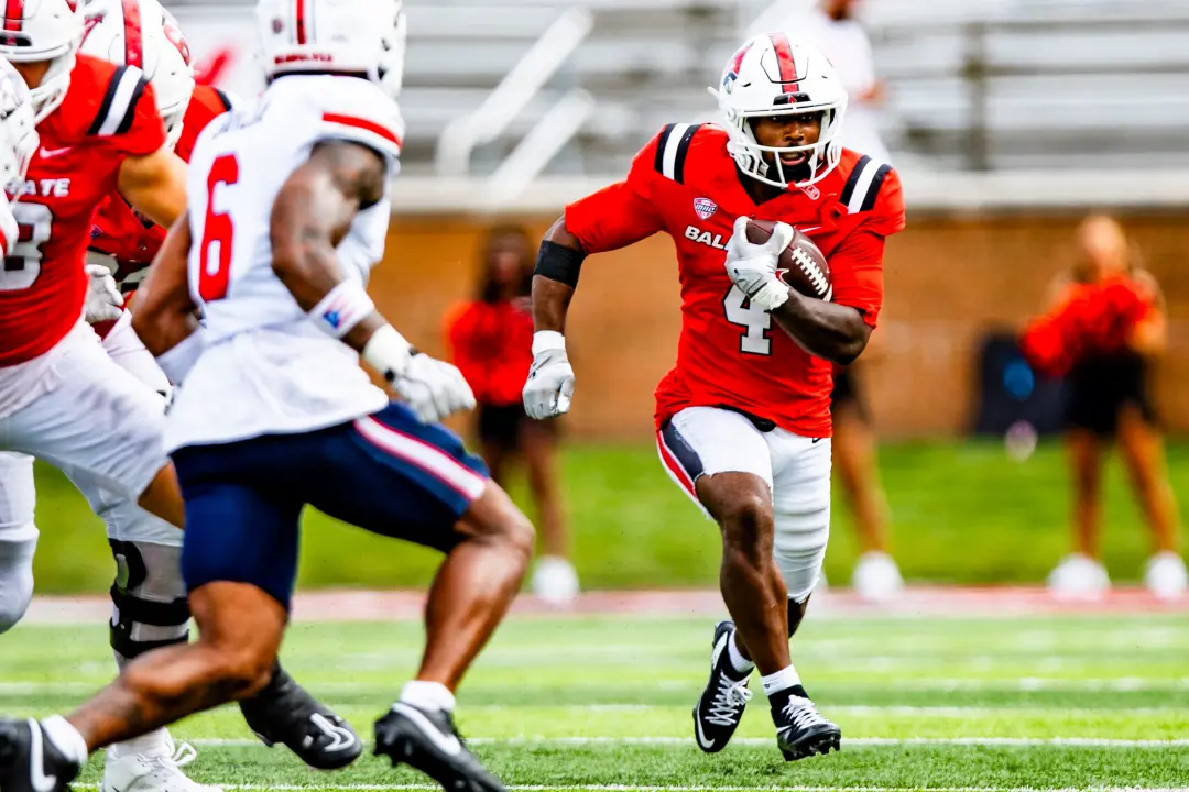 Liberty venceu o Ball State em Virginia por 51 a 15 no sábado, 19 de setembro. A defesa do Ball State não aguentou a of…