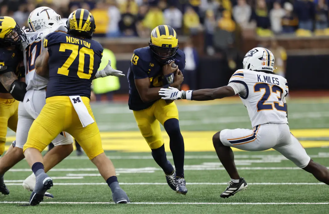 Michigan venceu UTEP por 52 a 17, indo para 3 vitórias seguidas. O começo lento do time da Universidade de Michigan é u…