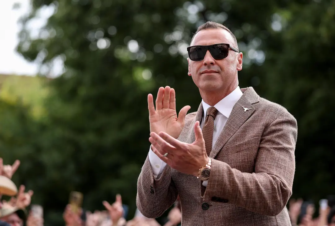 Texas Longhorns jogando contra UTSA em Austin. O time de Steve Sarkisian tem chances de mudar a tendência de desempenho…