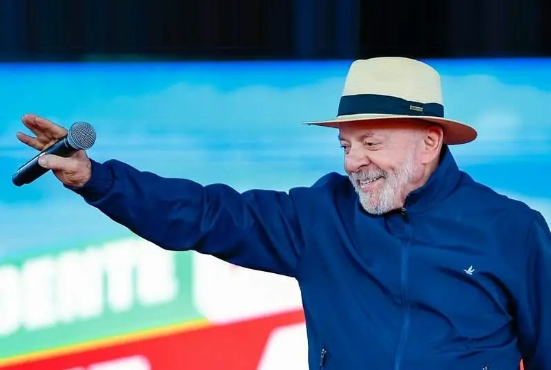 Lula disse em Florianópolis que o agronegócio deveria se ajoelhar para ele por conta dos recursos que o governo disponi…