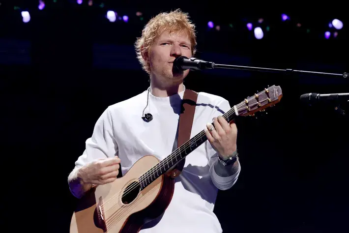 Ed Sheeran fez seu primeiro show em Filadélfia, nos Estados Unidos, sem atrações de abertura após a retirada do rapper …