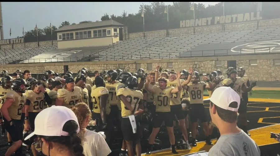 Hornetas de Emporia State venceram o Nebraska-Kearney, terminando a partida com placar de 19 a 9. O jogo teve um início…