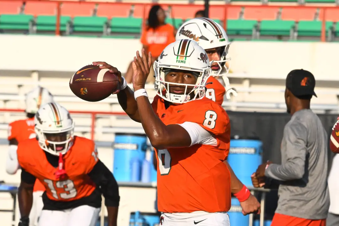Dustin Fletcher saiu do jogo do FAMU contra Tennessee State no segundo quarto com uma lesão, e Armond Parker assumiu o …