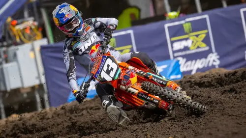 Levi Kitchen subiu para a liderança em oito voltas na Moto 2 em Carson, Califórnia. Julien Beaumer ganhou o Moto 1, mas…