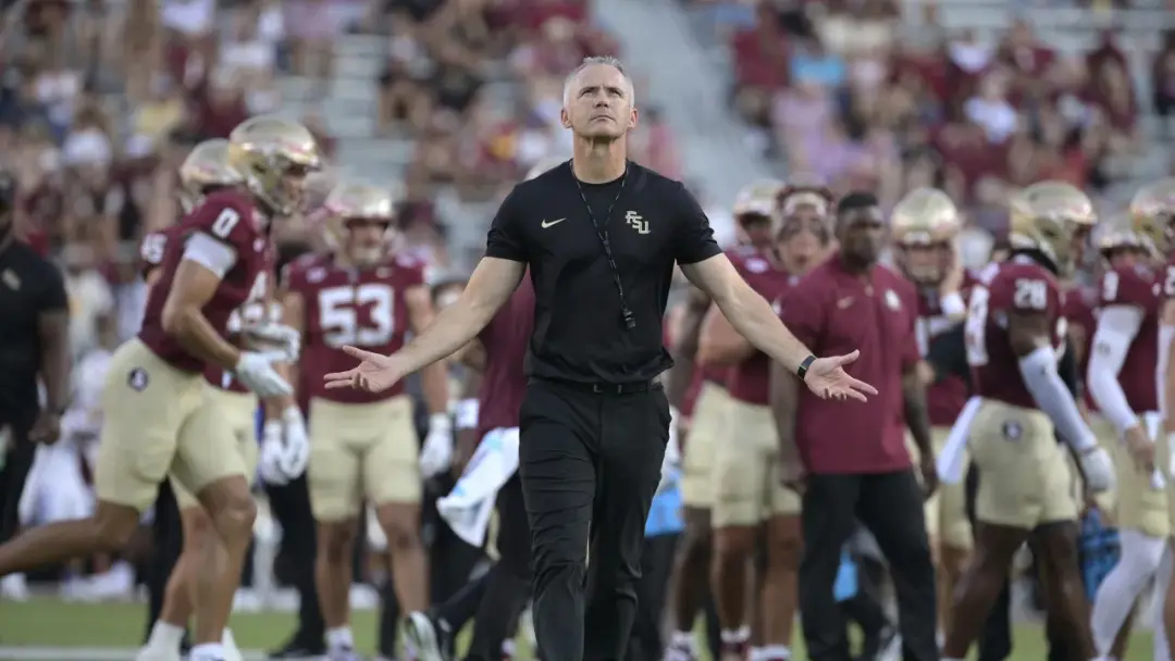 Florida State teve problemas com o técnico Mike Norvell, com especulações sobre quem o substituiria, citando nomes como…