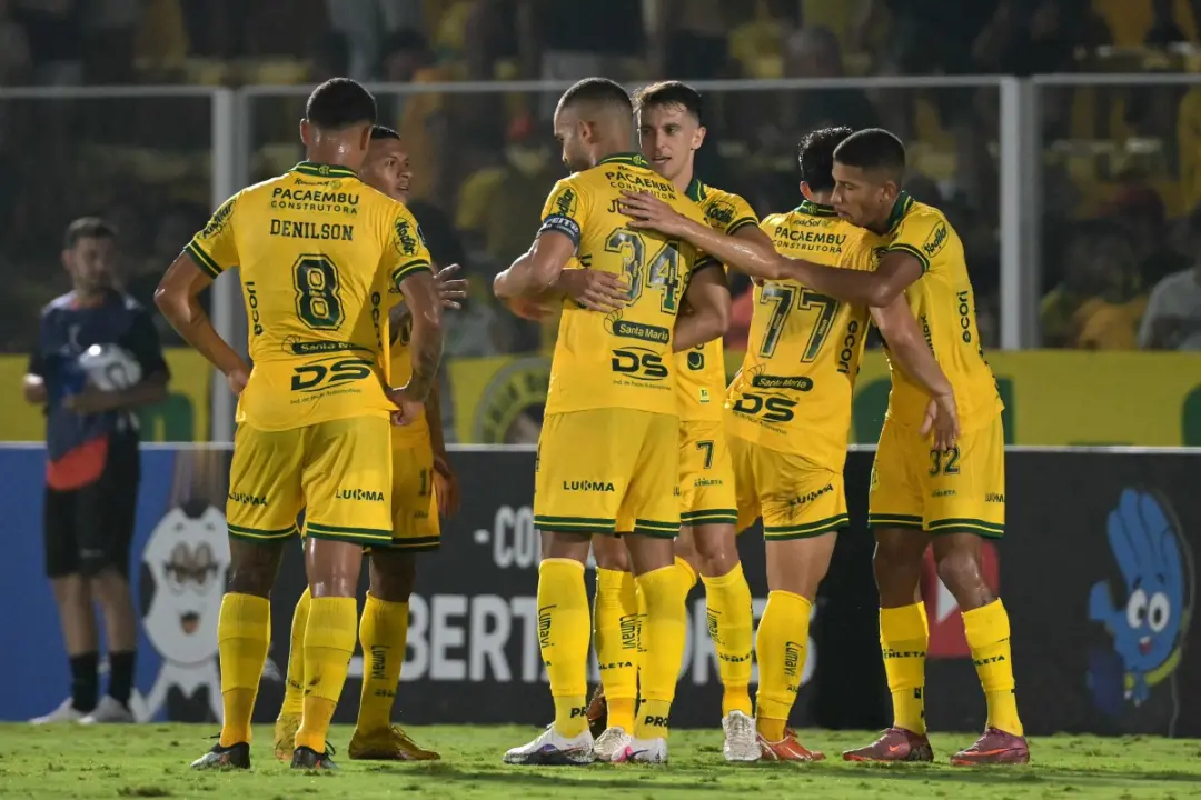 Mirassol vence o Botafogo por 2 a 0 no Estádio Maião. A atuação de Eduardo, que marcou os dois gols, mostra o poder da …
