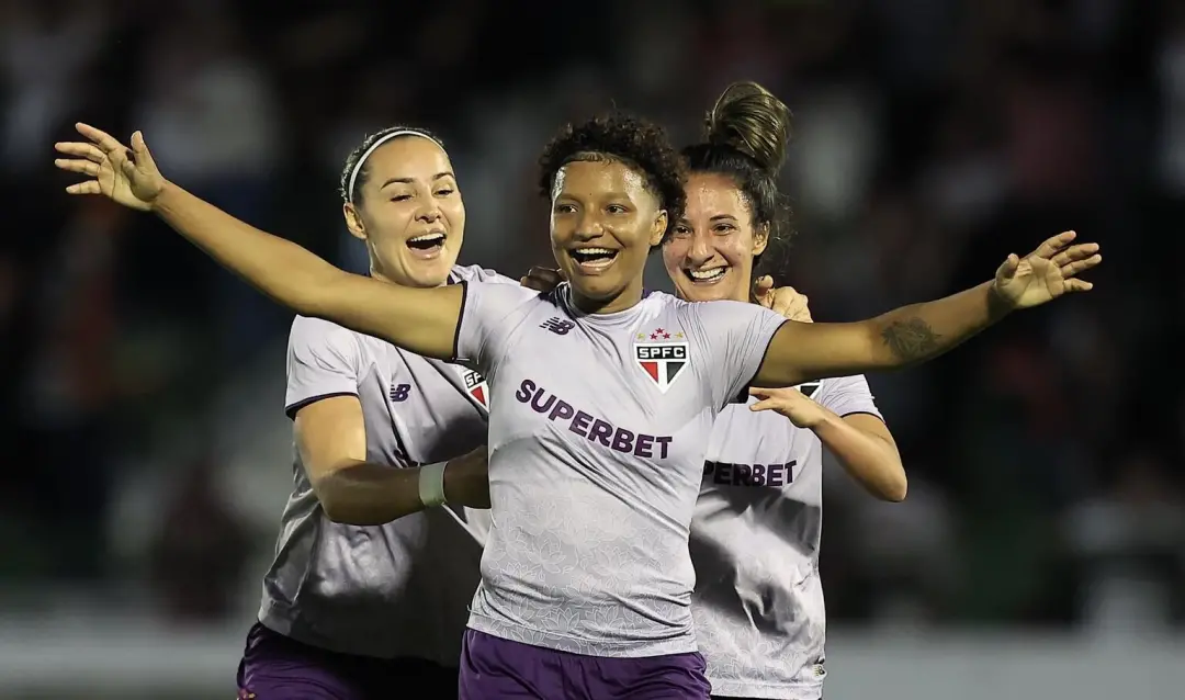 Kesia fez o gol do São Paulo contra o Flamengo em Campinas, colocando o time na final do Brasileirão Feminino por 1 a 0…