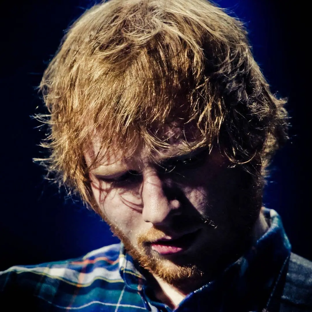 Ed Sheeran chorou no palco em Philadelphia por causa da saída de Macklemore e de outros artistas de apoio na turnê. É f…