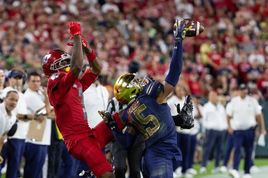 Notre Dame venceu Michigan State por 27 a 10 no sábado. A defesa fez o trabalho esperado, segurando apenas 10 pontos, o…