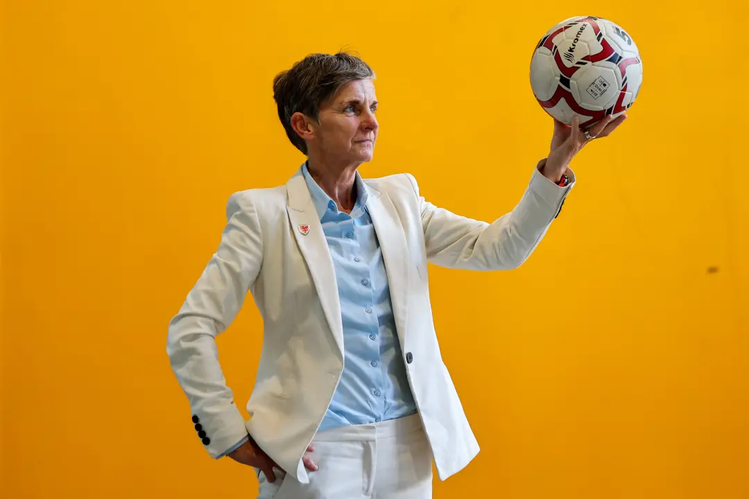 Laura McAllister, vicepresidenta da UEFA, criticou o plano de Gianni Infantino de colocar capital privado em 20% nos Mu…