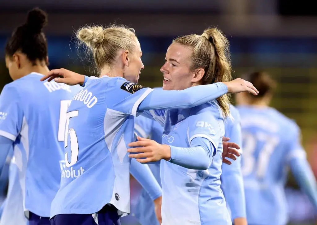 Lauren Hemp teve uma atuação incrível contra o Liverpool, segundo o técnico do Manchester City, Andree Jeglertz. O trei…