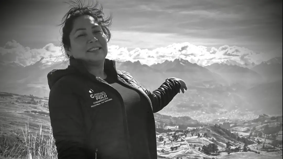 Susy Aponte Polo, jornalista e candidata, foi assassinada a tiros em Caraz, no Peru, enquanto participava de um evento.…