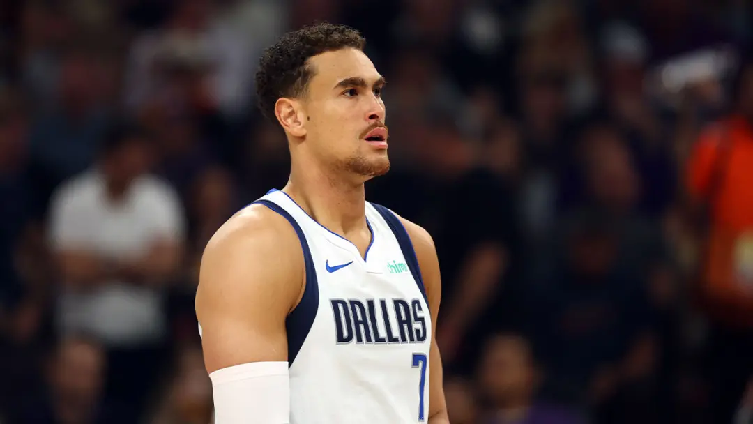 Dwight Powell pode voltar para os Mavericks no treinamento mesmo com elenco cheio. Eu acho meio esquisito chamar alguém…