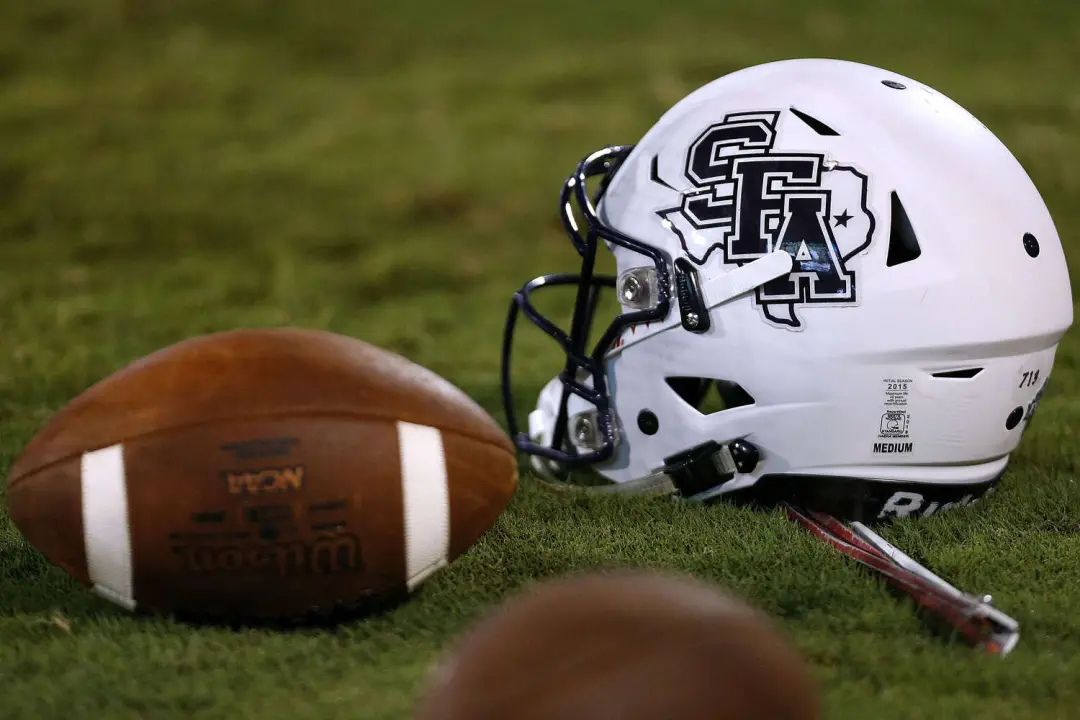 Stephen F Austin vence Prairie View A&M por 31 a 10 no Panther Stadium. A vantagem de 24 a 0 no intervalo mostra a dife…