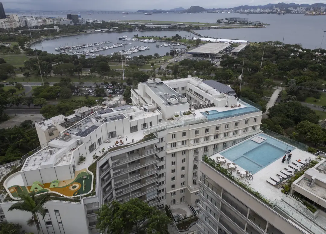 Hotel Glória reabre como condomínio residencial com investimento de R$ 400 milhões. Ver esse prédio histórico voltando …