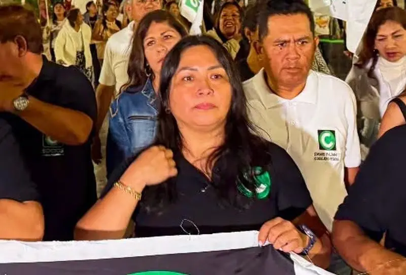 Susy Aponte, jornalista e candidata, foi assassinada a tiros em um mercado no Peru. A violência de um ato de campanha e…