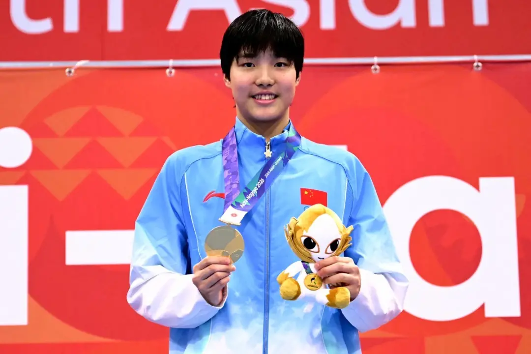 Yu Zidi conquistou ouro nos 200 metros borboleta dos Jogos Asiáticos em Tóquio, marcando 2min05s08. O desempenho dela m…