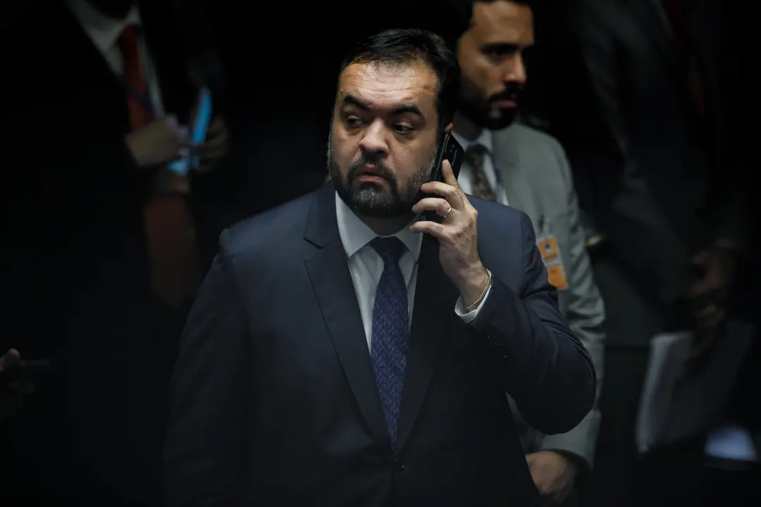 Claudio Castro mudou a cúpula do Rioprevidencia para viabilizar aportes bilionarios no Master, enquanto na pessoa fisic…