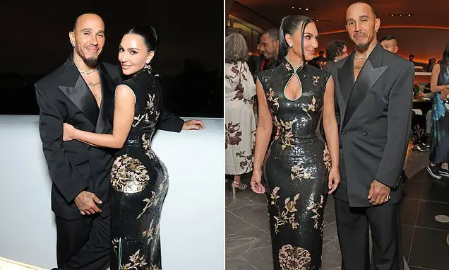 Kim Kardashian e Lewis Hamilton juntos no Lucas Museum of Narrative Art, ambos em looks iguais da Saint Laurent. É inte…