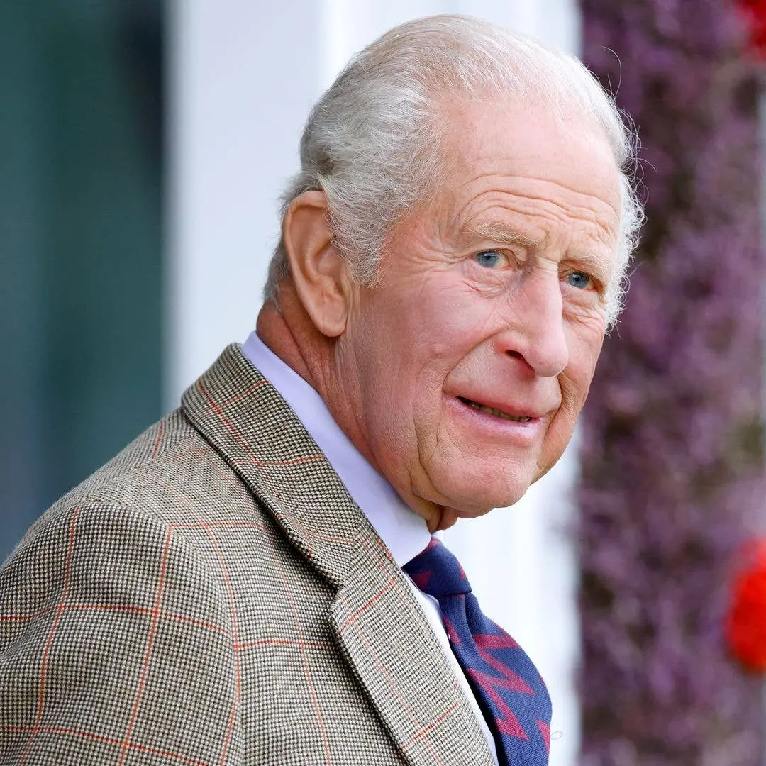 King Charles está mostrando seus limites constitucionais com Prince Harry, Meghan Markle e Charles Spencer. Essa movime…