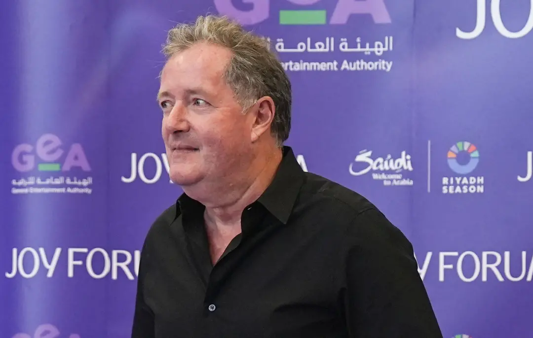 Tilly Norwood, a atriz IA, deu um glitch durante entrevista com Piers Morgan e começou a falar cantonês. Isso mostra co…