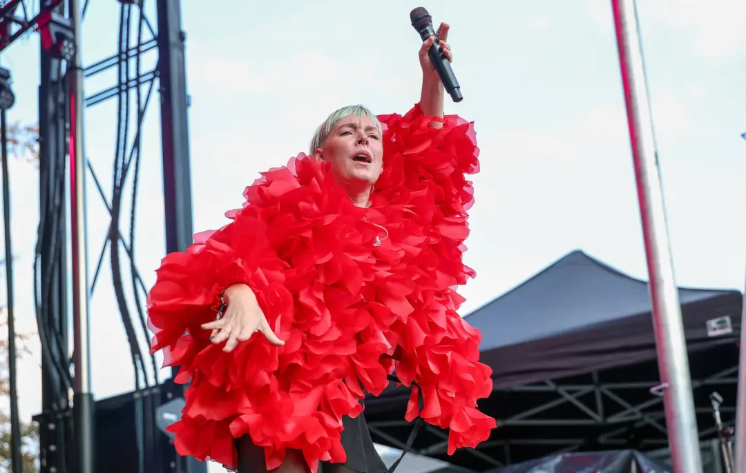 Sylvan Esso volta ao Spotify depois de um boicote de um ano. O grupo voltou porque ficou insustentável não estar na pla…