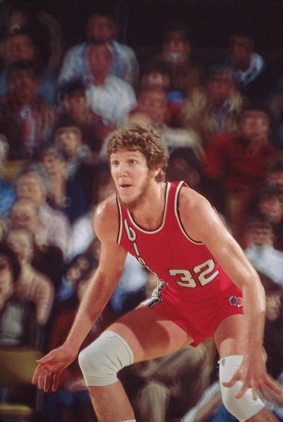 Bill Walton jogou em 468 de 1148 jogos possíveis, com uma ausência de quase 60%. Mas quando saudável, seu jogo combinan…