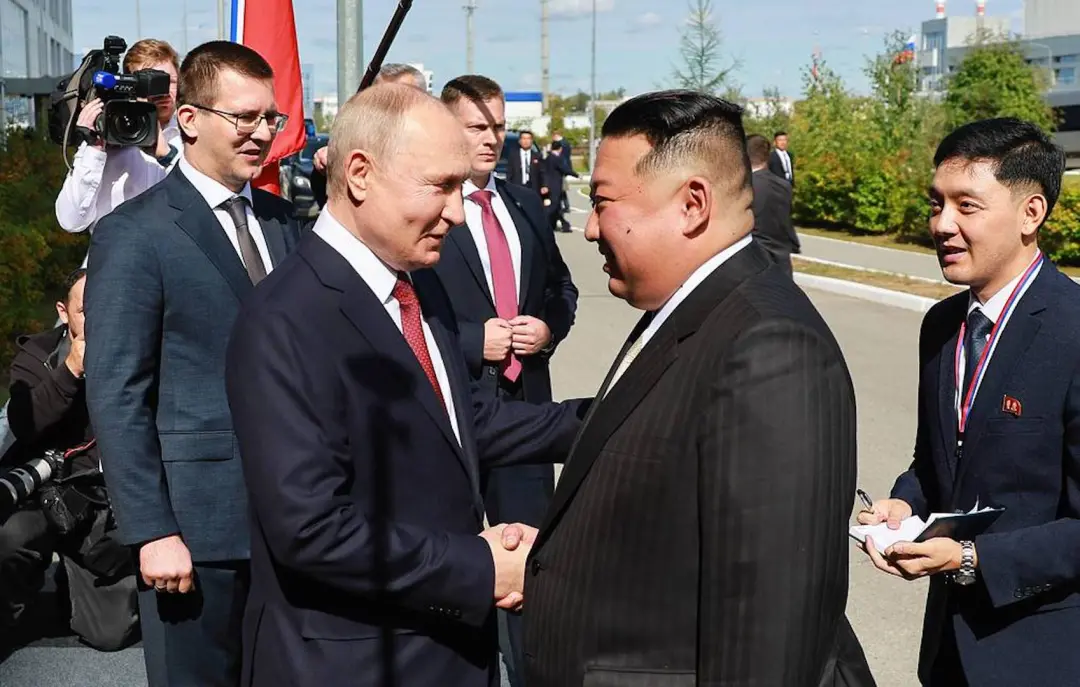 7,7 bilhões de dólares a Coreia do Norte recebeu da Rússia usando a guerra na Ucrânia. Isso tá financiando projetos de …