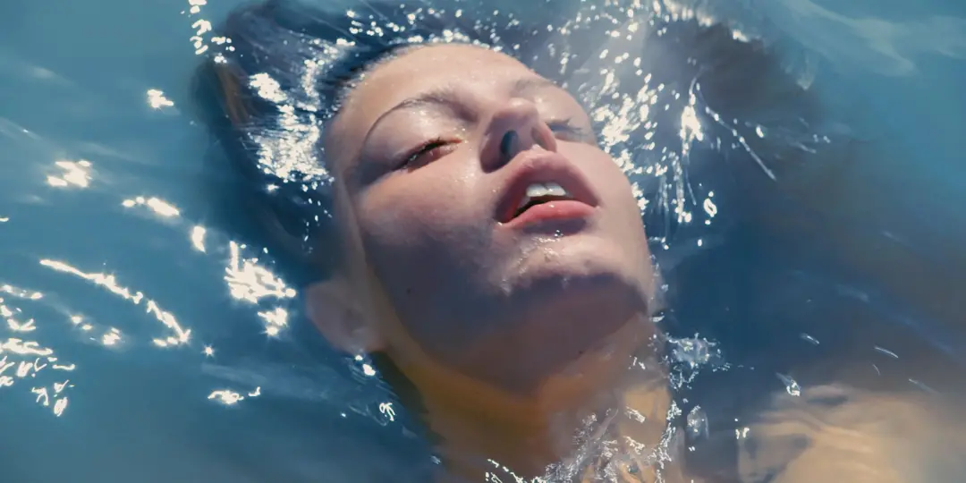 Blue Is the Warmest Color, na Netflix, teve acusações de ambiente hostil durante a produção por Abdellatif Kechiche. O …