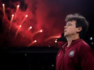 Diniz busca resgatar estilo em duelo decisivo com o Fluminense. Pressão alta no time para encontrar a forma certa em um…