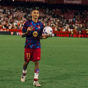Técnico do Sevilla questionou a falta de indicação de Raphinha na Bola de Ouro. Parece que o critério usado não tá refl…