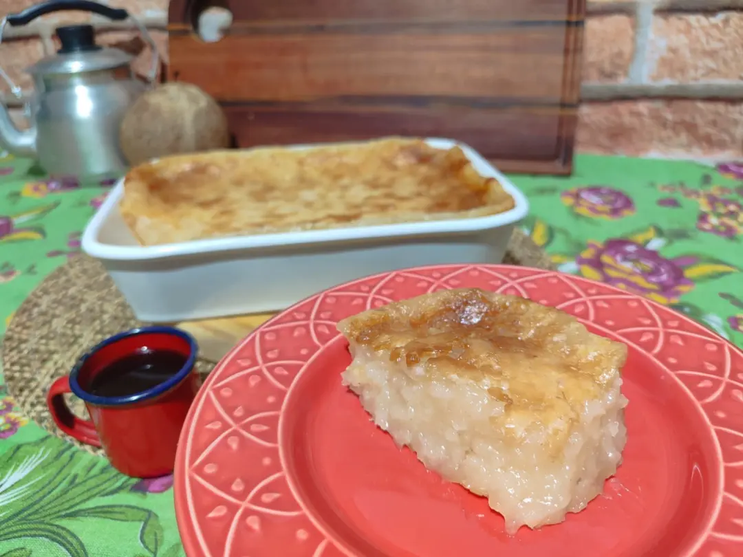Bolo de grude com coco, feito com goma de tapioca, coco e leite, teve receita exibida no quadro Bom Que Só do Inter TV …