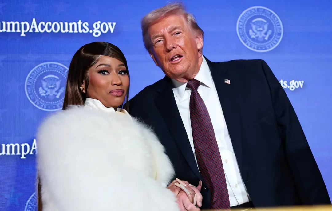 Nicki Minaj defendeu seu apoio a Donald Trump ao dizer que simplesmente o ama, durante uma conversa na Fox News. Concor…