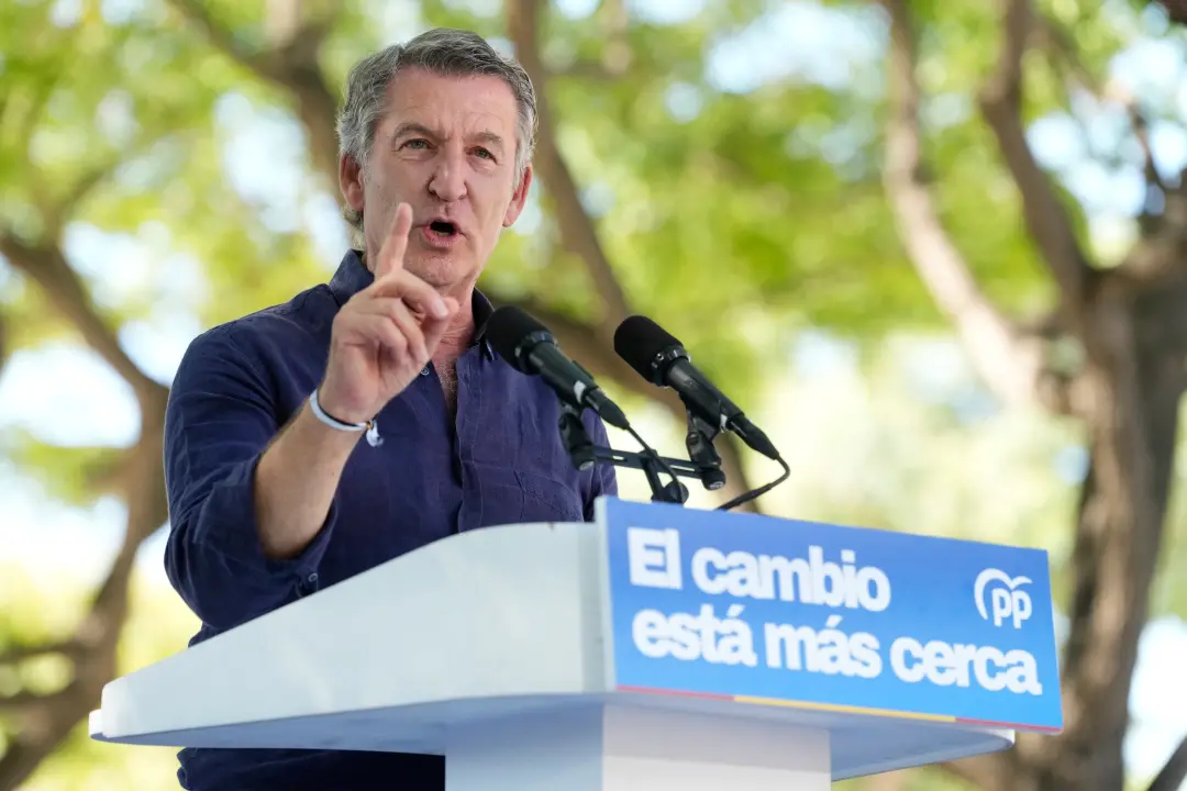 Feijóo disse em Badalona que vai ter uma política migratória ordenada, mas que Espanha vai fechar para quem desrespeita…