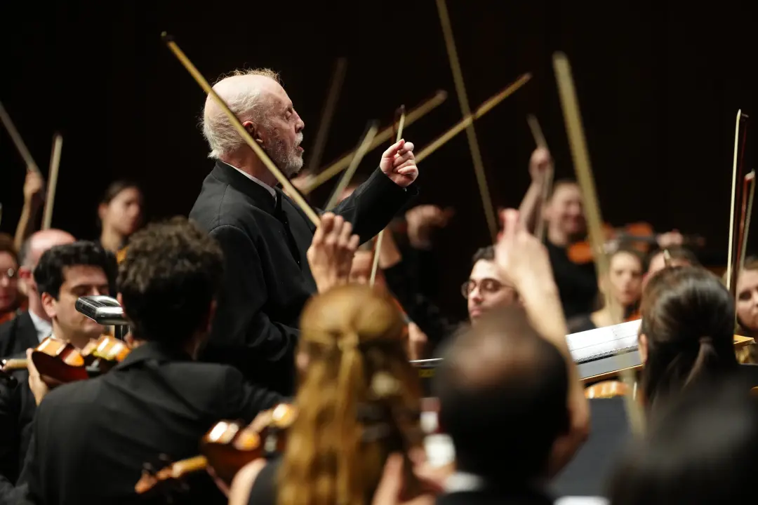 El Escorial recebeu o concerto de clausura com West-Eastern Divan Orchestra, onde o movimento da Sinfonia Renana de Sch…