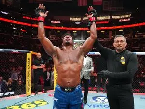 Lutador do UFC fala em querer ser durão após fratura exposta. Esse desejo por força bruta é uma busca por um tipo de po…