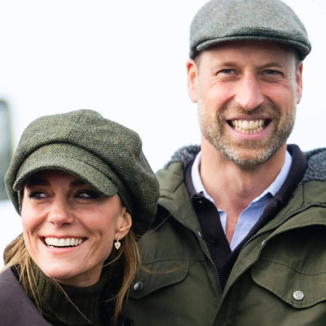 William relaxa visivelmente quando Kate assume o foco em eventos públicos. É bom ver esse apoio mútuo, mostra que o laç…