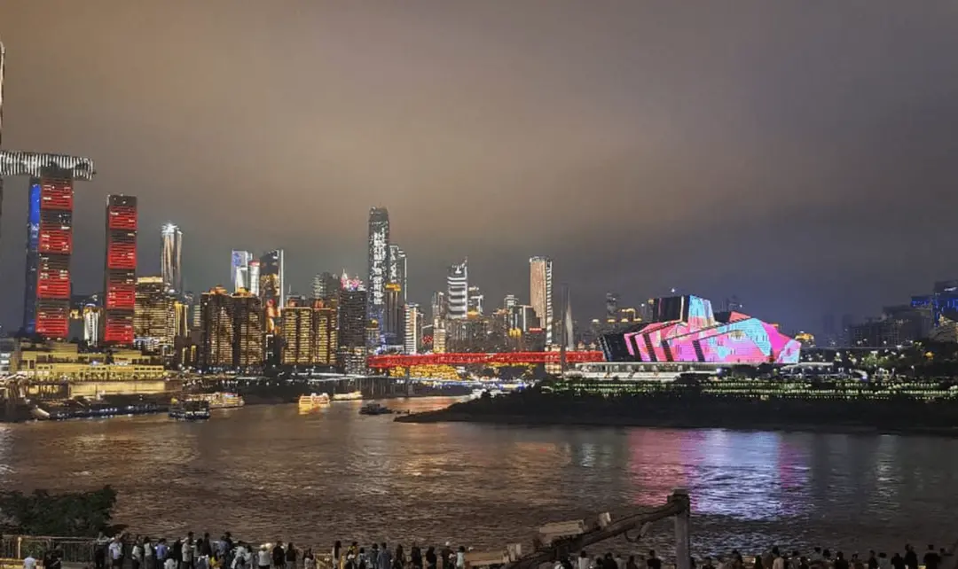 Chongqing, cidade com 32 milhões de habitantes, é polo industrial chave na transformação econômica da China. A mistura …