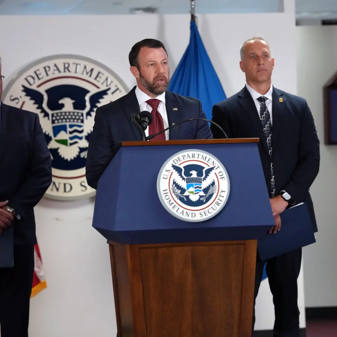 Markwayne Mullin perdeu a chance de liderar o ICE, já que enfrenta dúvidas dos mais radicais sobre sua firmeza na imigr…