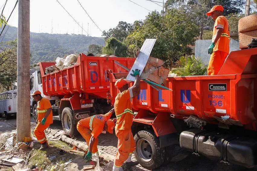 Dez comunidades de Porto Alegre recebem o Projeto Bota-Fora nesta semana, recolhendo móveis quebrados e eletrodoméstico…