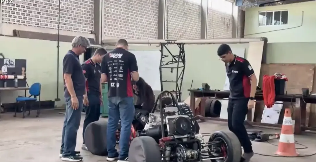 9º lugar na Formula SAE Brasil, estudantes da UFPB fizeram isso. Ver jovens aplicando engenharia na prática de competiç…