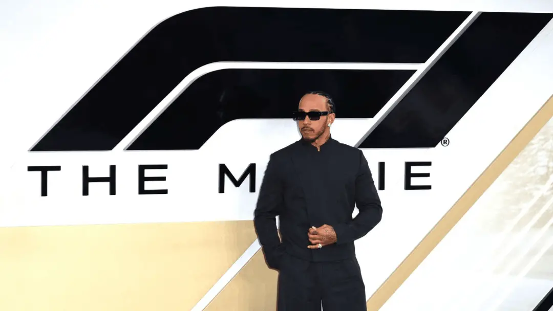 Lewis Hamilton e sua produtora Dawn Apollo fecharam acordo de primeira opção com a Skydance Sports, podendo desenvolver…