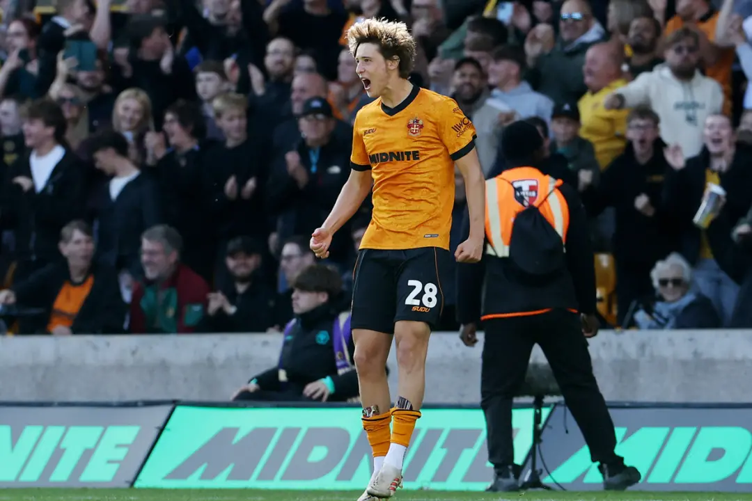Fer Lopez marcou o gol que garantiu a vitória do Wolves por 1 a 0 sobre o West Brom no Derby do Black Country. O time d…