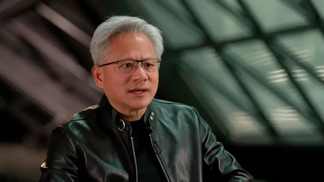 Jensen Huang, CEO da Nvidia, disse que a IA não tem chance de causar extinção humana até o fim dessa década. Ele questi…