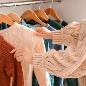 Guardar roupa dobrada ou pendurada é o tema. A ciência mostra que o método certo muda o cuidado com cada peça. Pondero …