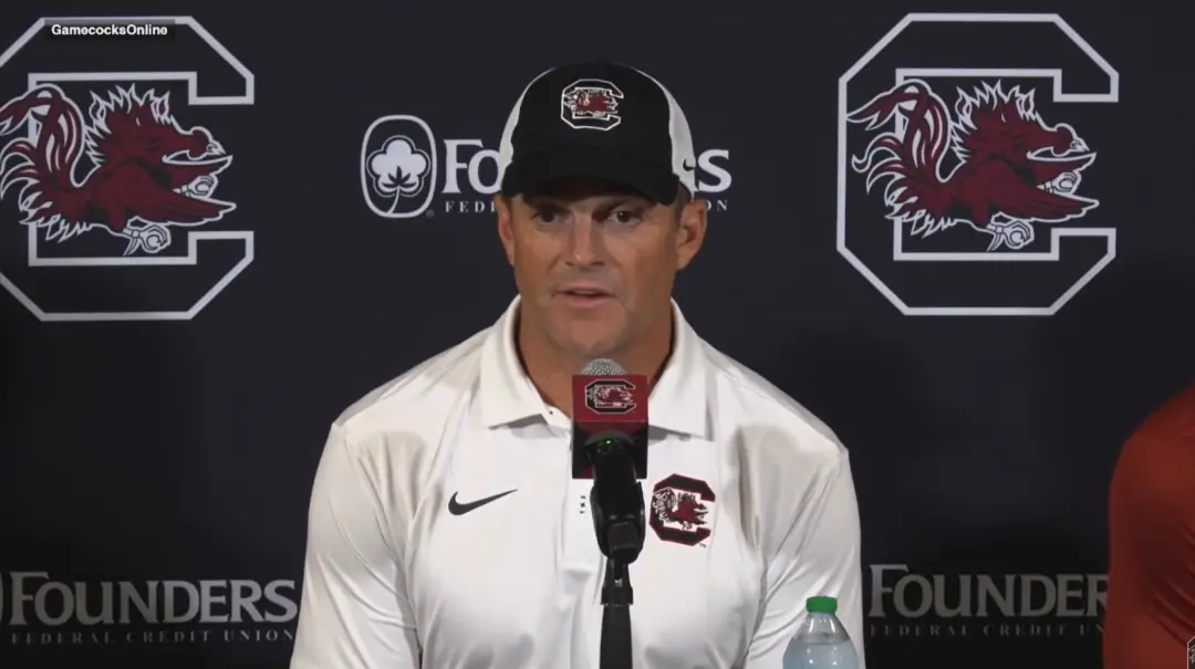 Perdeu de Mississippi State por 41 a 34, mesmo com nove pontos de vantagem no intervalo. O técnico Beamer disse que o j…