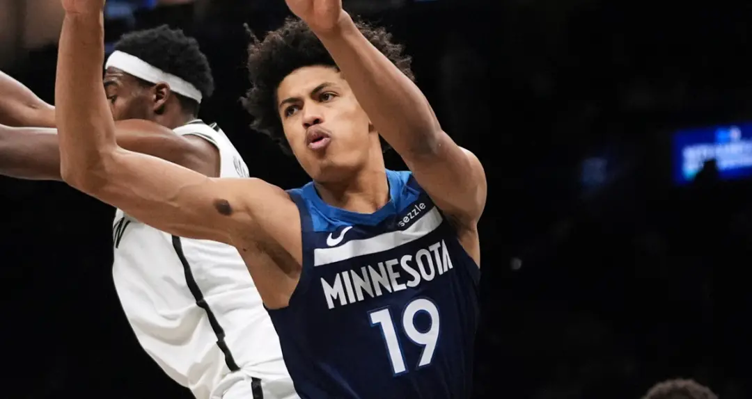 Timberwolves apostam no desenvolvimento interno de Joan Beringer para cobrir a falta de peças na linha de frente. Com a…