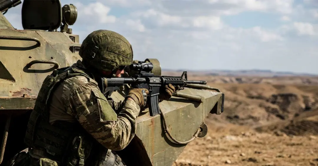 Quatro pessoas morreram em ataques israelenses na Faixa de Gaza. Isso acontece enquanto há discussões sobre o cessar-fo…