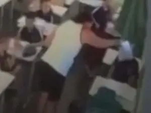 Belo Horizonte teve uma professora investigada por esfregar prova no rosto de um aluno. Essa atitude toca em questões s…